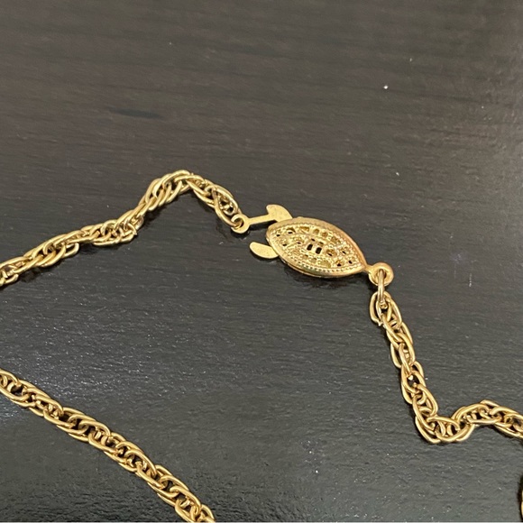 Vintage Unsigned Blue Cameo Pendant Necklace - Picture 15 of 15